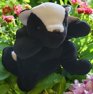 Rare Vtg 1995 Ty Beanie Baby Stinky Skunk Tush Hang Tags COLLECTOR'S ITEM!